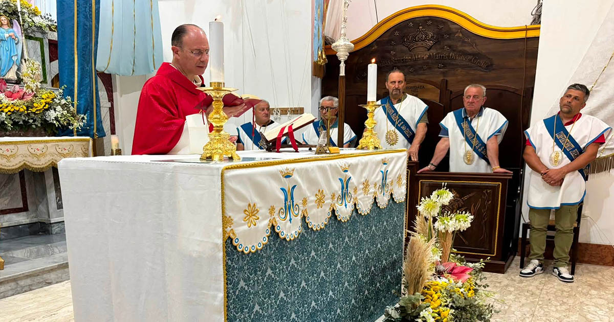 https://www.quotidianodelsud.it/wp-content/uploads/2026/07/don-carlo-alberto-piro-celebra-la-messa.jpg