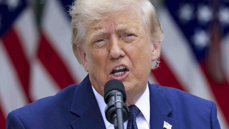 Trump ad Ankara: “L’Italia ci ha voltato le spalle. Meloni mi piace, ma non c’è stata per noi”