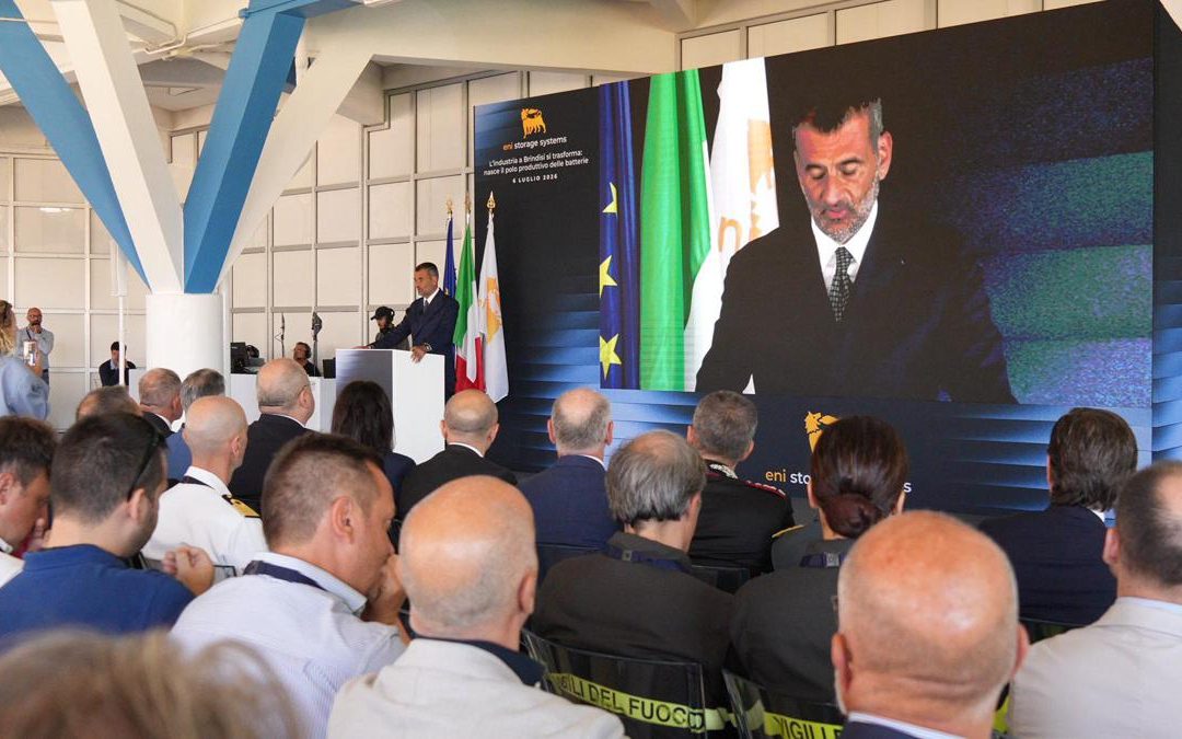 Decaro: «Con il polo di Brindisi inizia una nuova stagione industriale»
