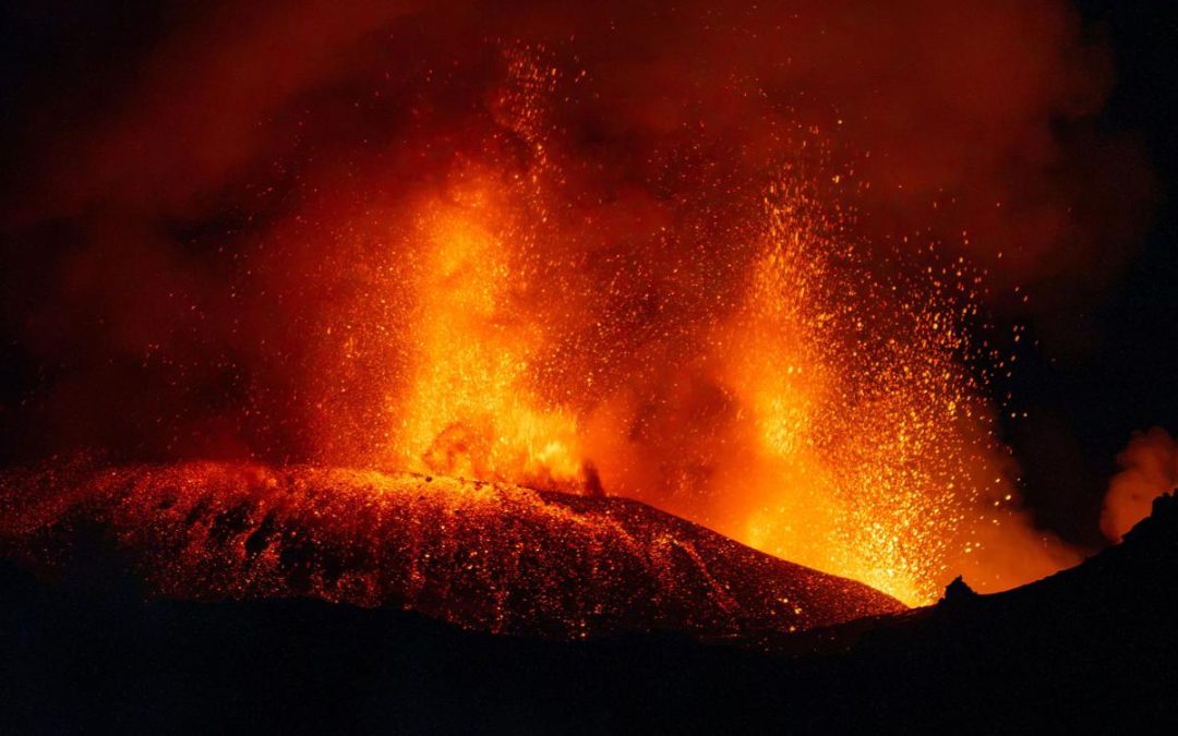 Etna, aeroporto Catania ancora chiuso: stop voli fino alle 14
