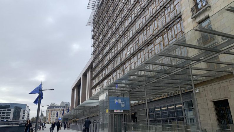 Ue, accordo sul 21esimo pacchetto sanzioni alla Russia per l’Ucraina