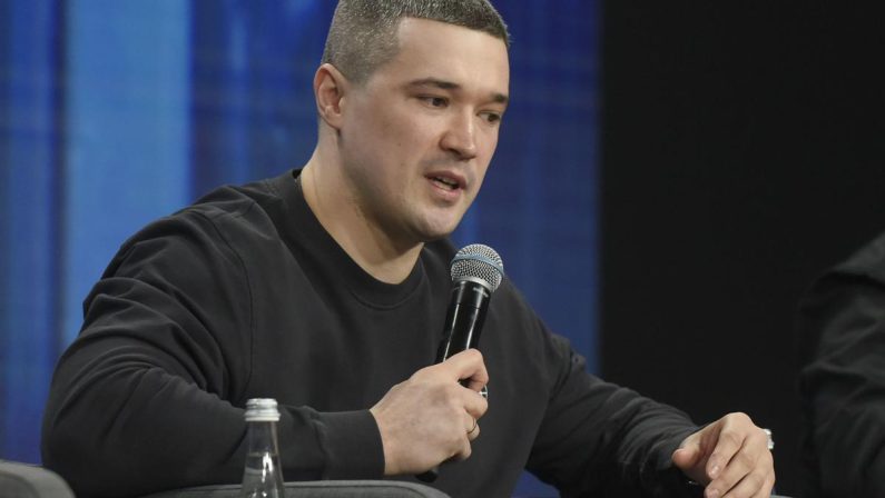 Ucraina, prosegue rimpasto di governo: Zelensky rimuove Fedorov e lui elenca i suoi risultati