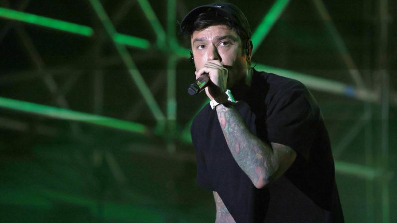 Fedez sta meglio, rapper continua i controlli in Humanitas