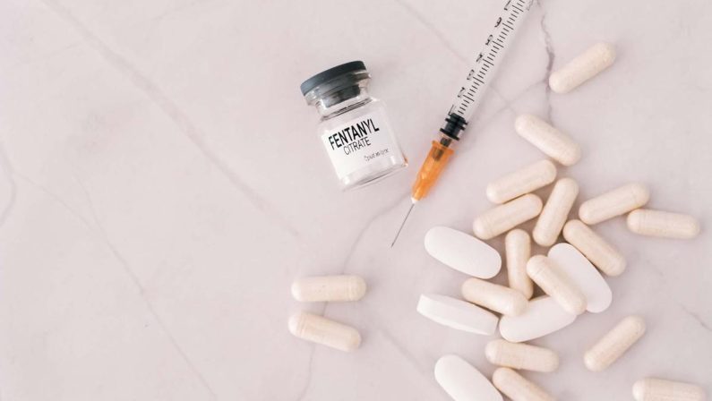 Fentanyl, anche corse clandestine cavalli tra ipotesi furto all’ospedale Israelitico
