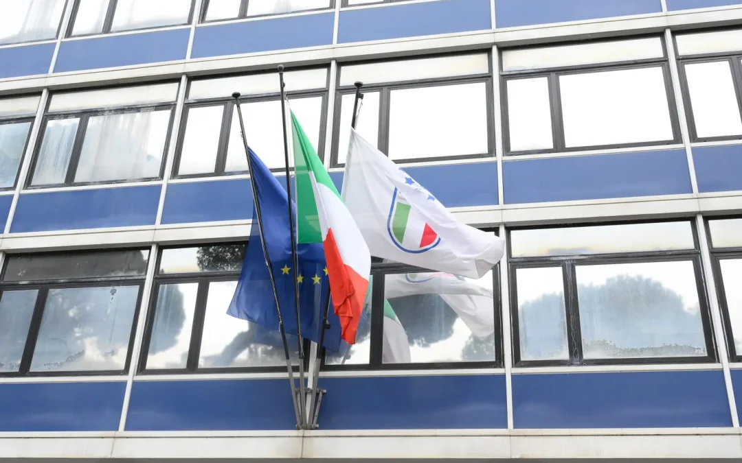 Ore calde in Figc, in corso il consiglio federale. Chiellini chiude all’ipotesi Dt: “Felice alla Juve” / Video