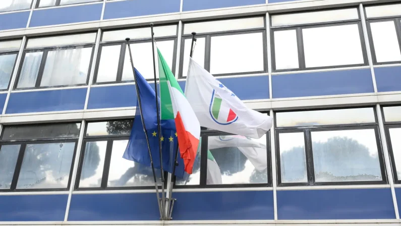 Ore calde in Figc, in corso il consiglio federale. Chiellini chiude all’ipotesi Dt: “Felice alla Juve” / Video