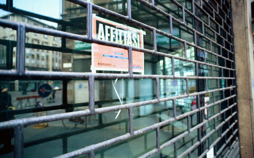 Commercio, in 7 anni -99mila negozi ma sale fatturato +25,7%