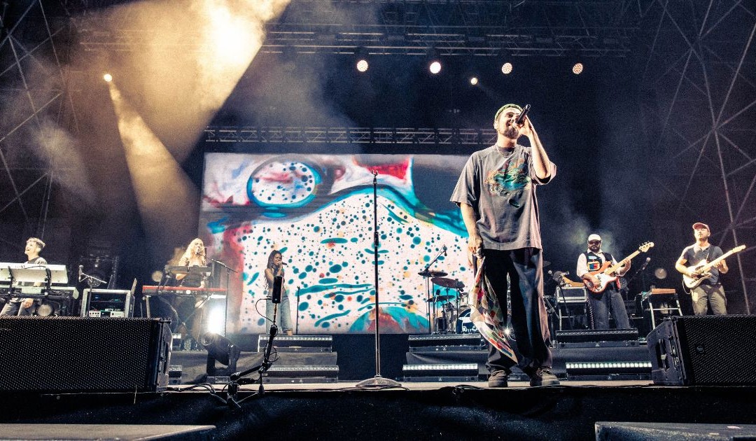 Frah Quintale sul palco del Be Alternative Festival (foto di Aldo Torchia)