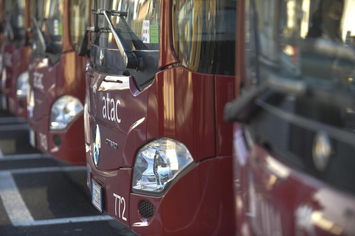 https://www.quotidianodelsud.it/wp-content/uploads/2026/07/ftg-fgr3381334-bus-atac-roma.jpeg