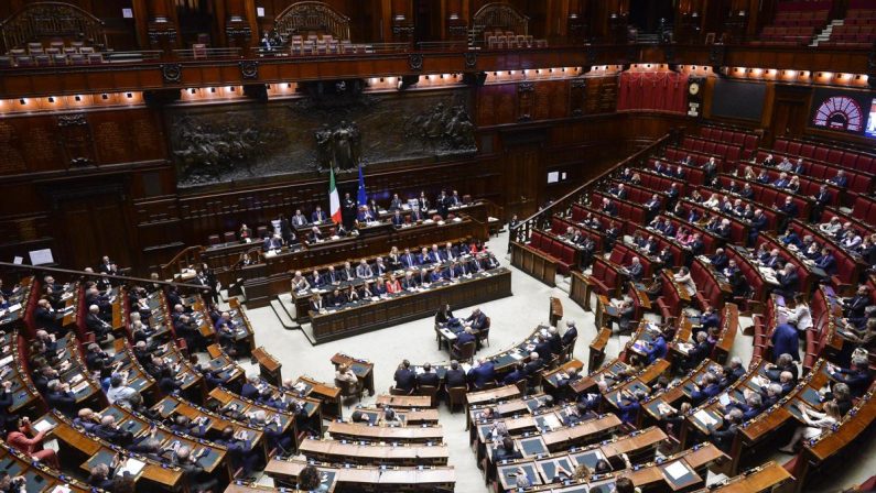 Legge elettorale, oggi voto finale. Bocciato emendamento Vannacci, centrodestra di nuovo diviso. Schlein contro Meloni