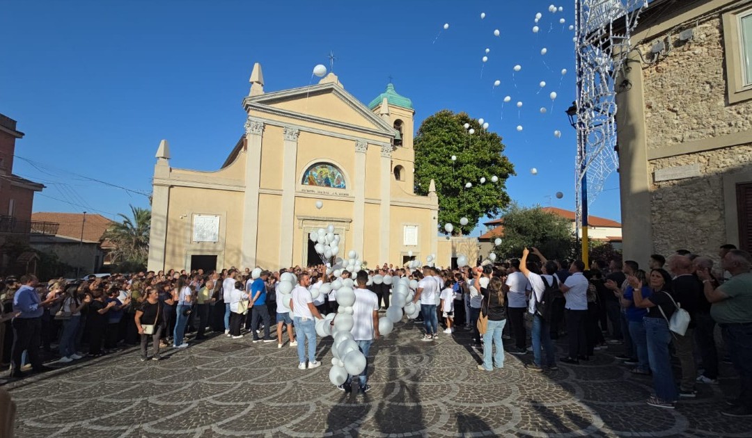 FOTO – L’ultimo addio ad Alessio Pio