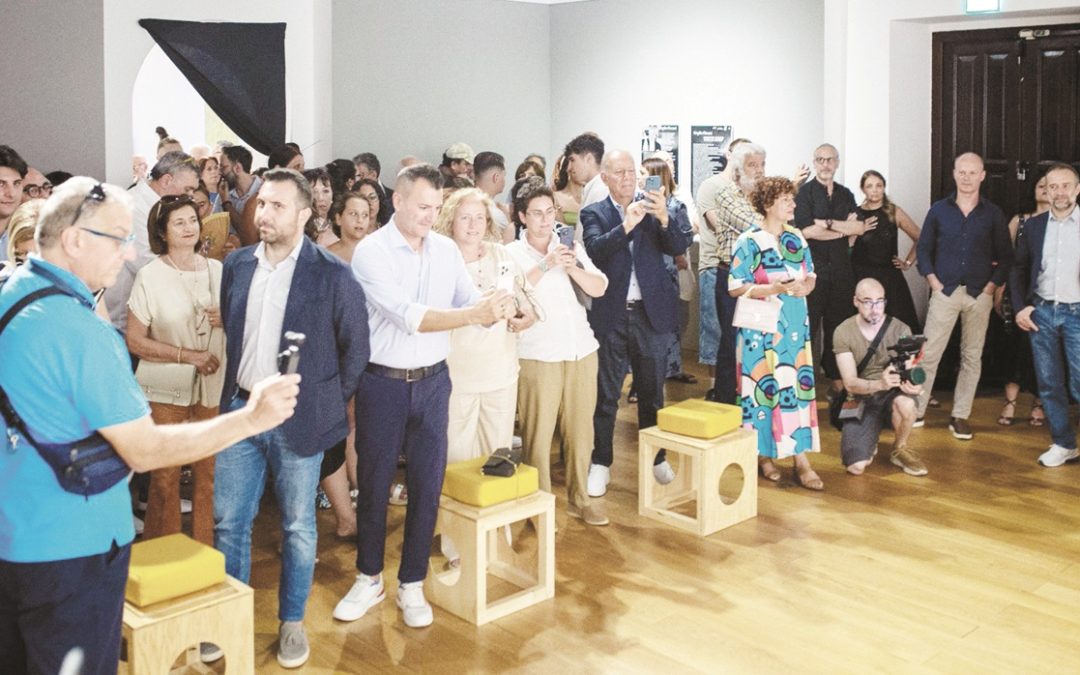 L’inaugurazione della mostra fotografica