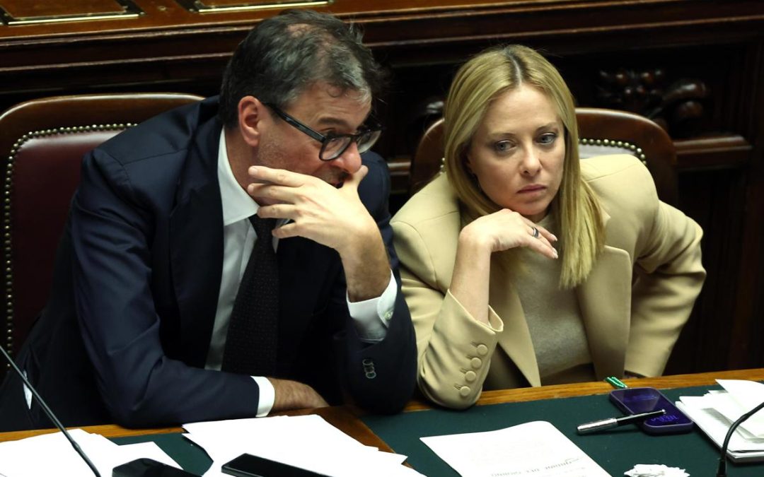 Caro carburanti, vertice Meloni-Giorgetti: ipotesi accise mobili