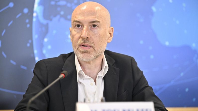 Sovranità senza autarchia: il Mimit punta su regole comuni e investimenti, oltre 20 miliardi per i data center