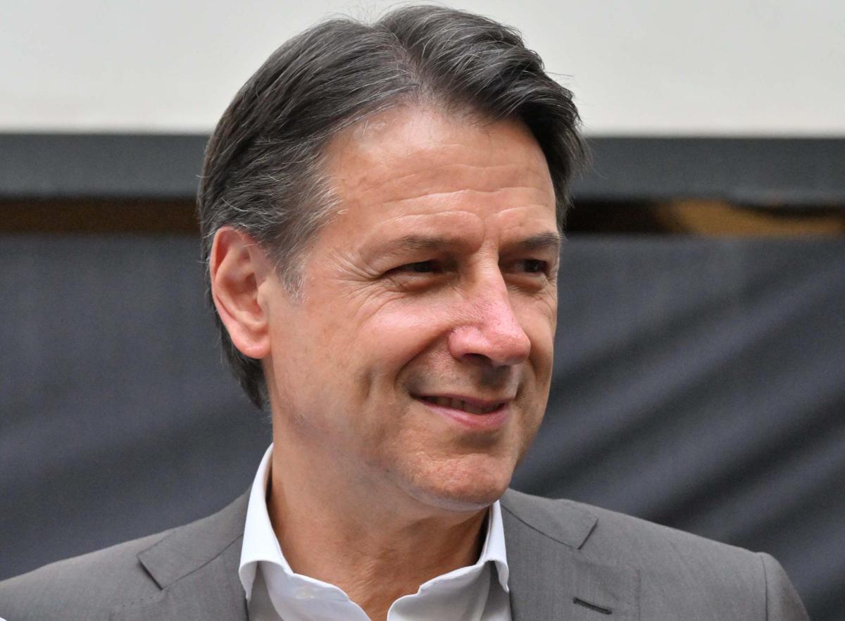 https://www.quotidianodelsud.it/wp-content/uploads/2026/07/giuseppeconte-mezzosorriso-ipa-fg.jpeg