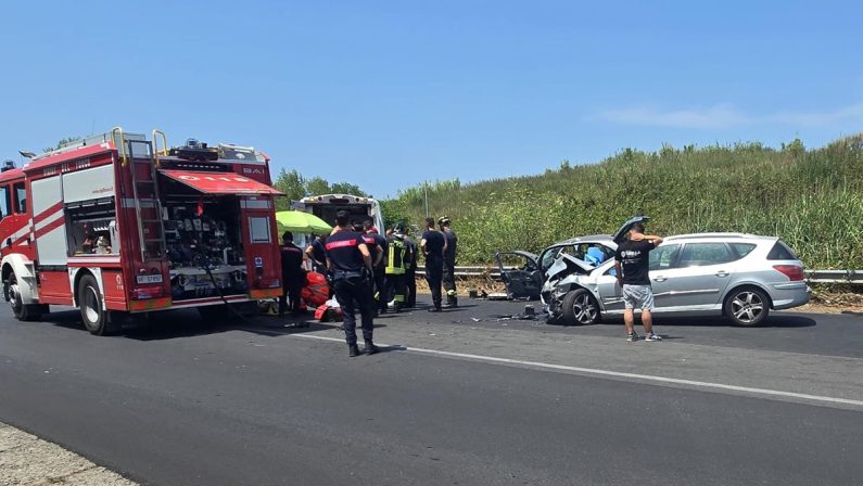 Grave incidente tra Vibo e Tropea: tre feriti, bimbo trasferito a Catanzaro