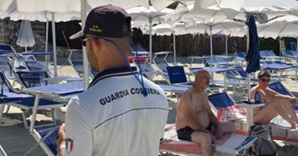 https://www.quotidianodelsud.it/wp-content/uploads/2026/07/guardia-costiera-spiaggia.jpg