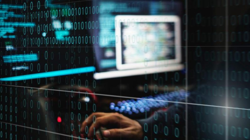 Spionaggio e sabotaggio, Francia denuncia attacchi informatici della Russia all’Ue. Germania convoca ambasciatore