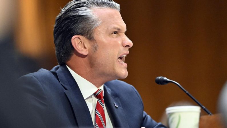 Usa, Pentagono: “Servono subito 80 miliardi per la guerra contro l’Iran”