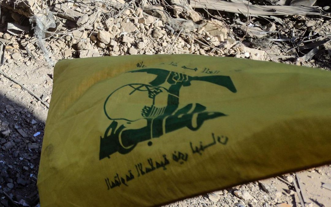 Milano, in corteo con bandiera Hezbollah: indagata per istigazione a terrorismo