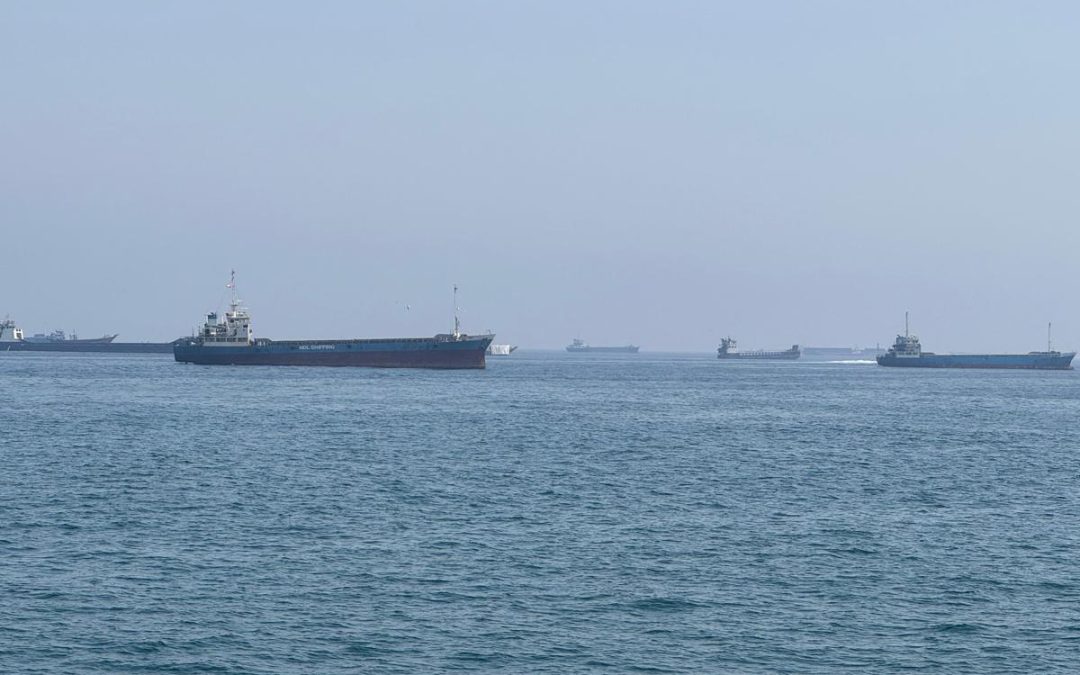 Iran, nuovi attacchi Usa: colpiti obiettivi militare. Teheran blocca petroliere a Hormuz – Diretta