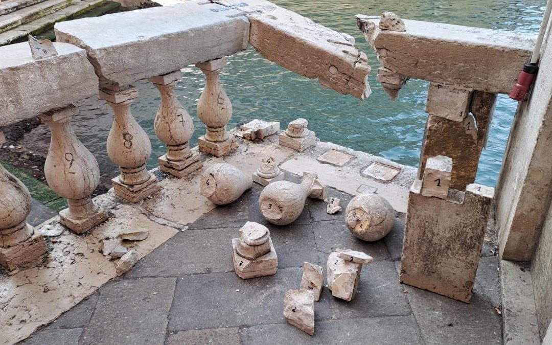 Venezia, via al restauro finale balaustra Ponte di Rialto: fu danneggiata da barcone rubato