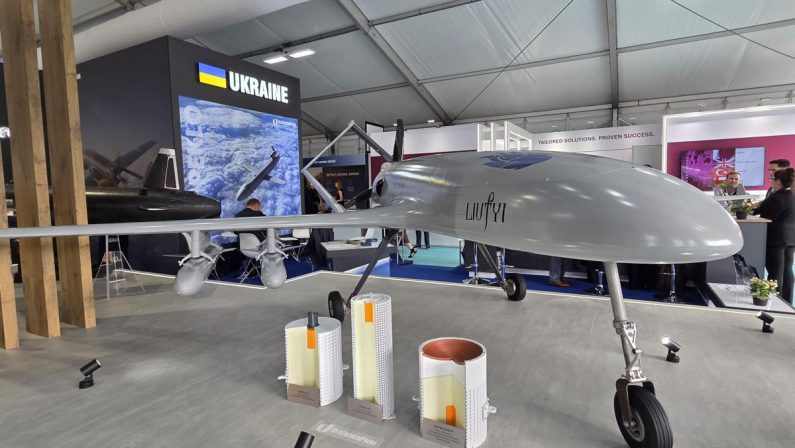 Ucraina e la guerra dei droni: “Ogni tre mesi cambiamo tecnologie per sfuggire ai russi”