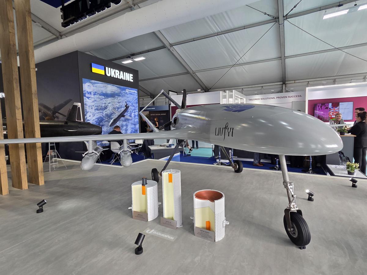 https://www.quotidianodelsud.it/wp-content/uploads/2026/07/img-20260721123331-droni-ucraini-al-salone-aeronautico-di-farnbo-collab20.jpeg