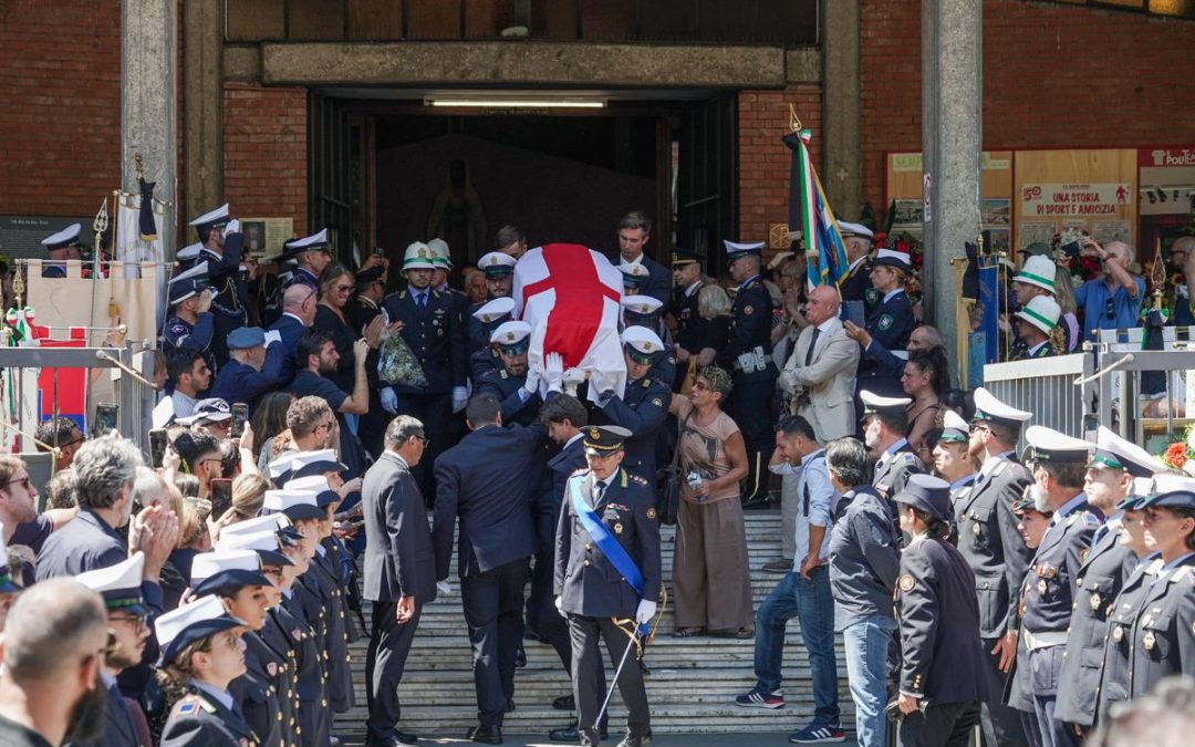Francesco Imprezzabile, l’ultimo saluto tra ‘Ciao Francy’ e Hallelujah