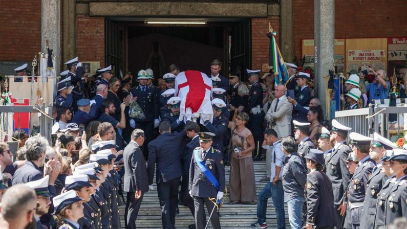 Francesco Imprezzabile, l’ultimo saluto tra ‘Ciao Francy’ e Hallelujah