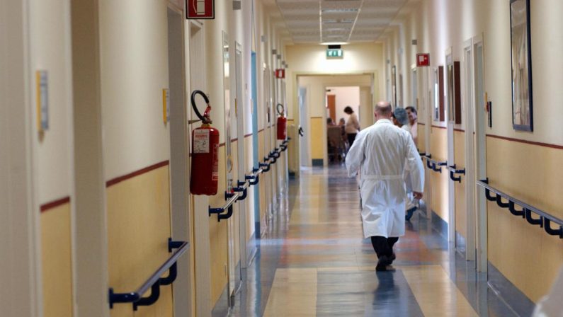 Asilo Tropea, bimbi ricoverati in buone condizioni: infezione per diversi batteri, l’ipotesi