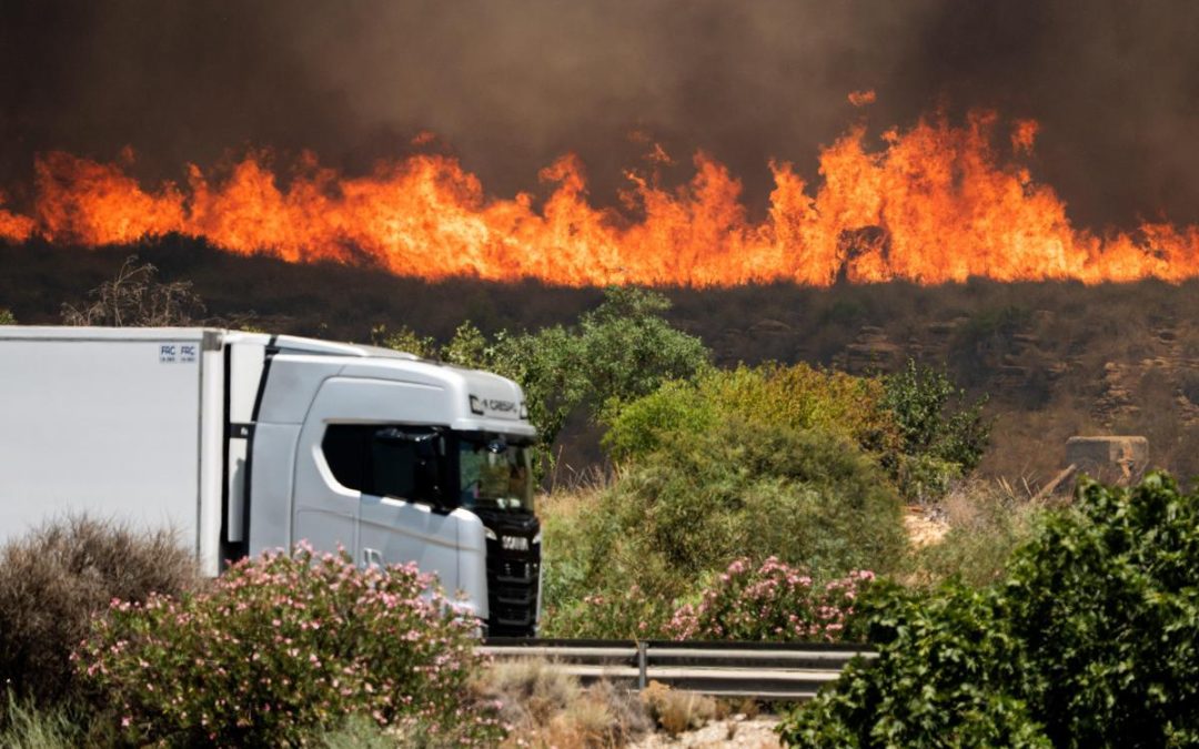 Spagna, emergenza incendi a Madrid. Sanchez: “Situazione drammatica”