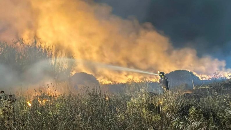 Infermo di fuoco a Maracalagonis, incendio domato: il post della sindaca