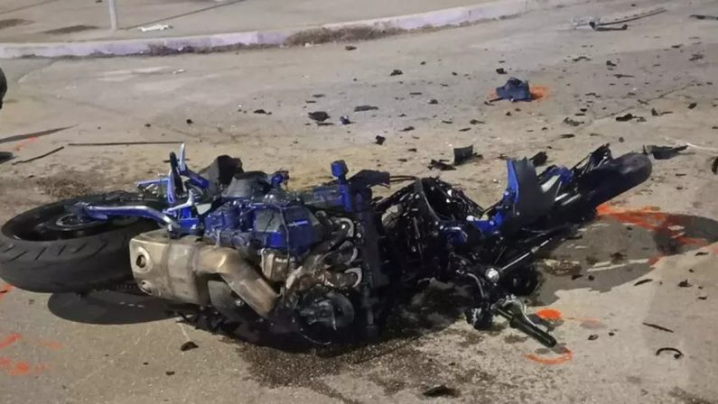 Incidente stradale a Foggia: Scontro tra auto e moto, morto un 20enne