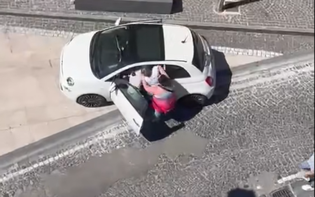 Casalnuovo di Napoli, consigliera comunale denuncia: «Aggredita in strada per il mio ruolo politico»