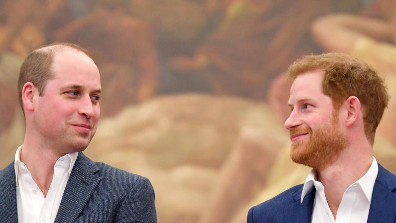 Harry torna nel Regno Unito con la famiglia, il desiderio di Kate e la richiesta a William
