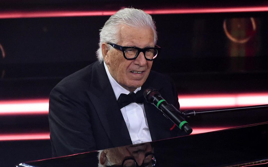Addio a Peppino di Capri, oggi l’ultimo saluto alla voce di ‘Champagne’: i funerali sull’isola
