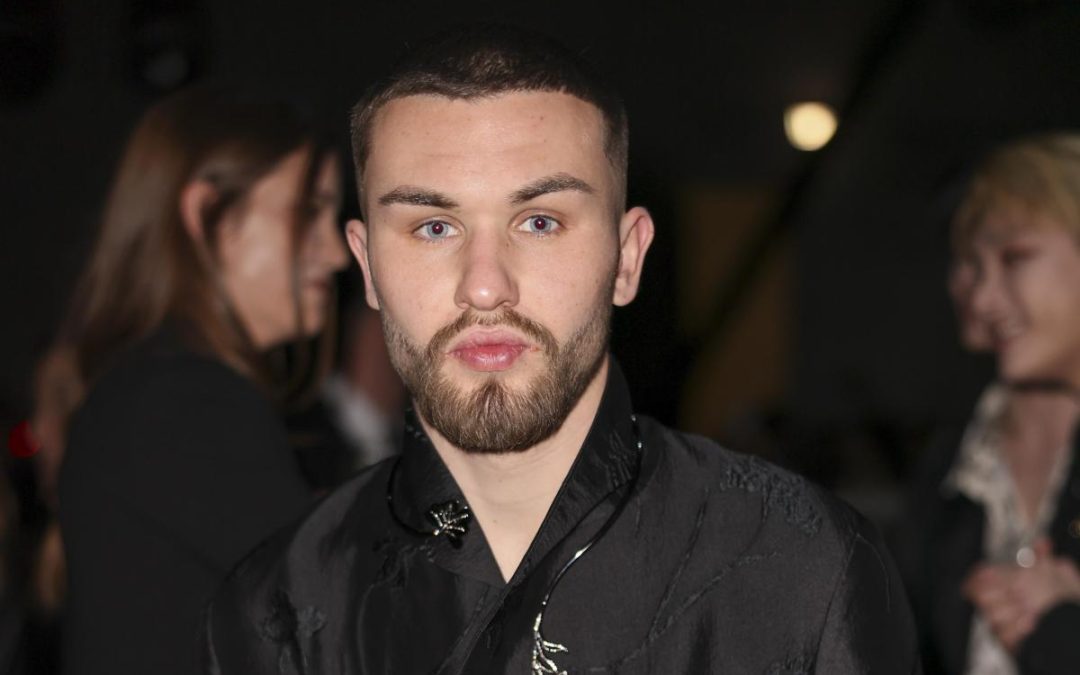 Artem Tkachuk condannato a 1 anno: l’attore di Mare Fuori danneggiò auto con tre amici