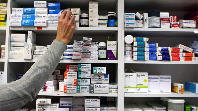 Farmaci, Loizzo: “Auspico una revisione del prontuario equilibrata. Il risparmio non sia l’unico criterio”