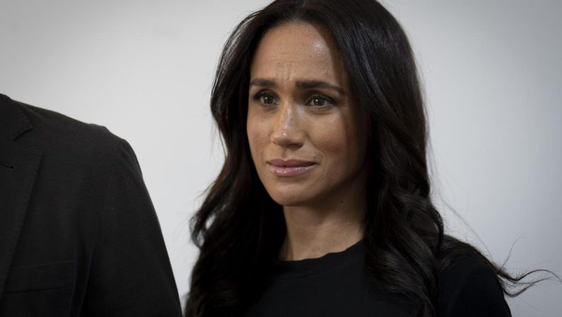 Meghan Markle, viaggio da incubo in Gb: tornata in California prima del previsto