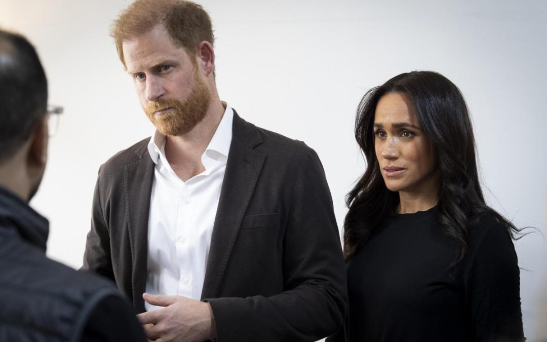 Meghan Markle raggiunge Harry in Gb, ma non apparirà in pubblico: la decisione