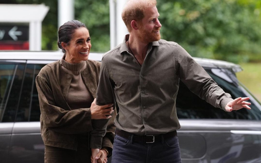 Meghan e Harry, la visita alla tomba di Lady Diana con i figli Lilibet e Archie