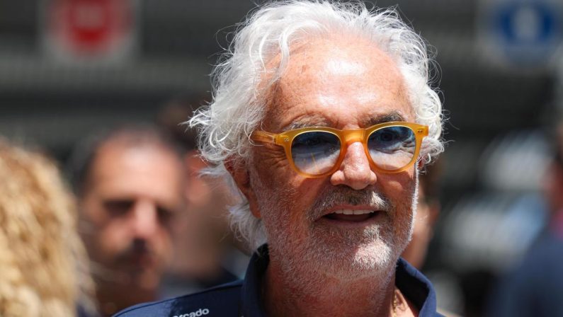 Cono gelato a 95 euro in Puglia, Briatore: “È da cretini”. Ma l’intervista è di due anni fa