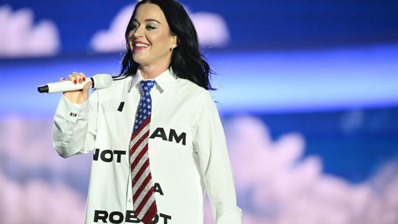 Casa Bianca usa ‘Firework’ in un video su attacchi militari, Katy Perry: “Mia musica non celebra guerra”