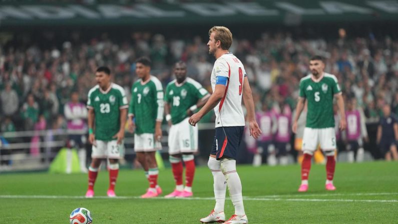 Messico-Inghilterra, 2 rigori e un’espulsione: match di fuoco negli ottavi