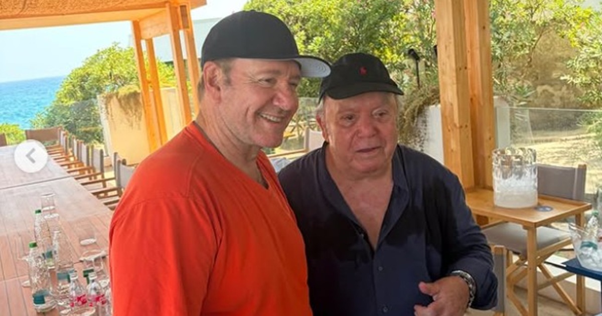 https://www.quotidianodelsud.it/wp-content/uploads/2026/07/kevin-spacey-lino-banfi.jpg