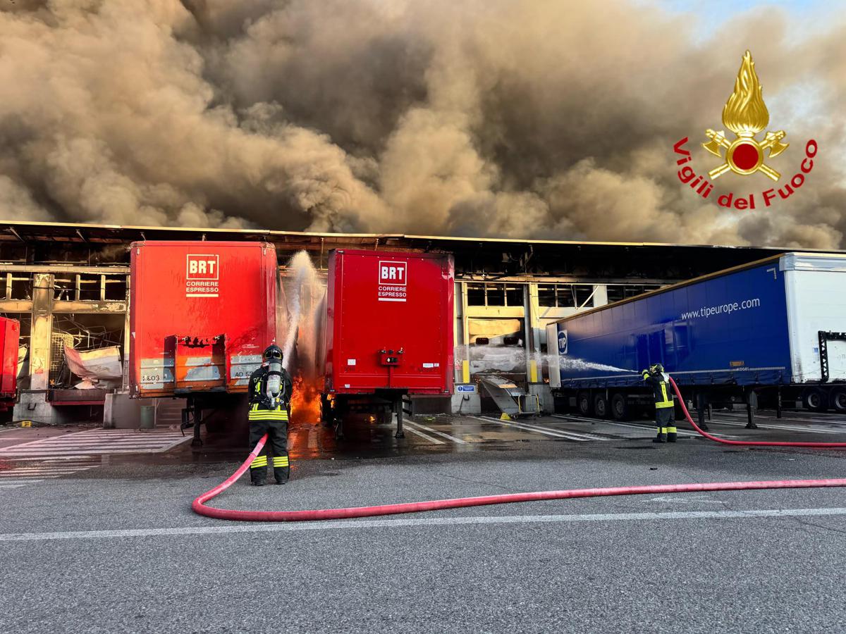 https://www.quotidianodelsud.it/wp-content/uploads/2026/07/l-incendio-a-milano.jpeg
