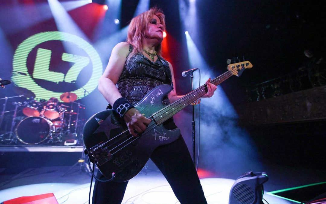 E’ morta Jennifer Finch, la bassista delle L7 aveva 59 anni