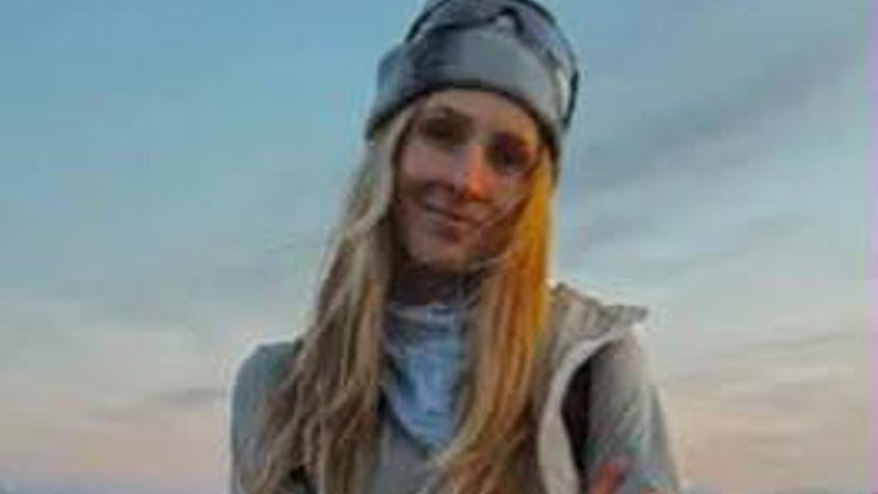 Morta la ciclista Laura Viktoria Hartig: tre settimane fa l’incidente durante il viaggio di nozze in Italia