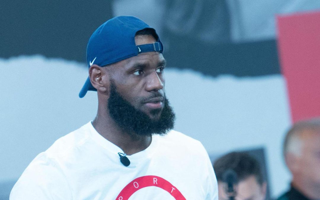Nba, LeBron James firma con Philadelphia: “E’ l’ultimo viaggio”
